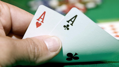 Poker là gì? Cập nhật luật chơi cơ bản dành cho tân binh